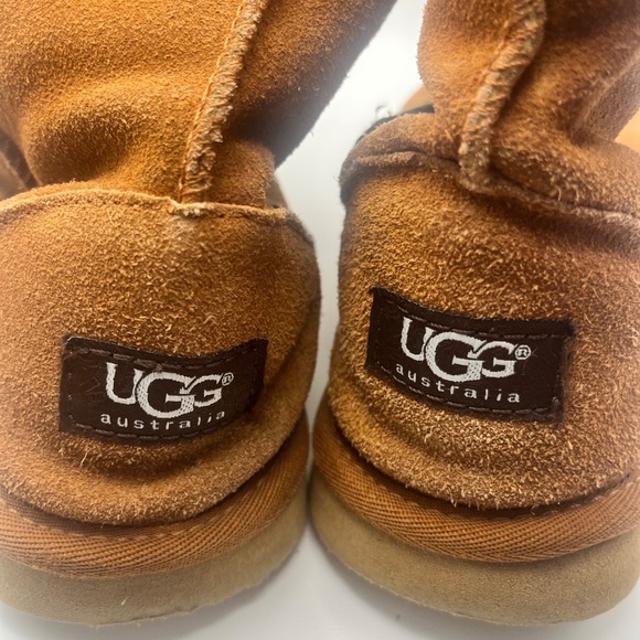 UGG Boots Women’s 8 Classic Short Tan Genuine Leather Sheepskin Lining SN 5825 - Picture 10 of 10
